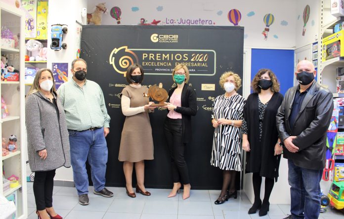 20201223 ENTREGA PREMIO ESTABLECIMIENTO COMERCIAL GALARDONES CEOE-CEPYME GUADALAJARA