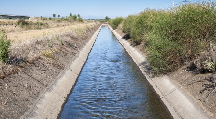 canal de riego