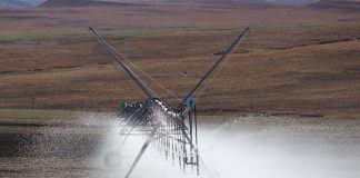 Pide que los fondos de recuperación se aprovechen también para impulsar un regadío eficiente pivot riego