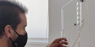 Conquense trabaja en proyecto para el destilado artesanal de esencias silvestres