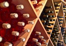 El Ministerio de Agricultura aborda con las comunidades autónomas la aplicación del paquete legislativo sobre el vino