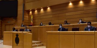 Ministro de Agricultura apuesta por cohabitación entre el lobo y la ganadería extensiva