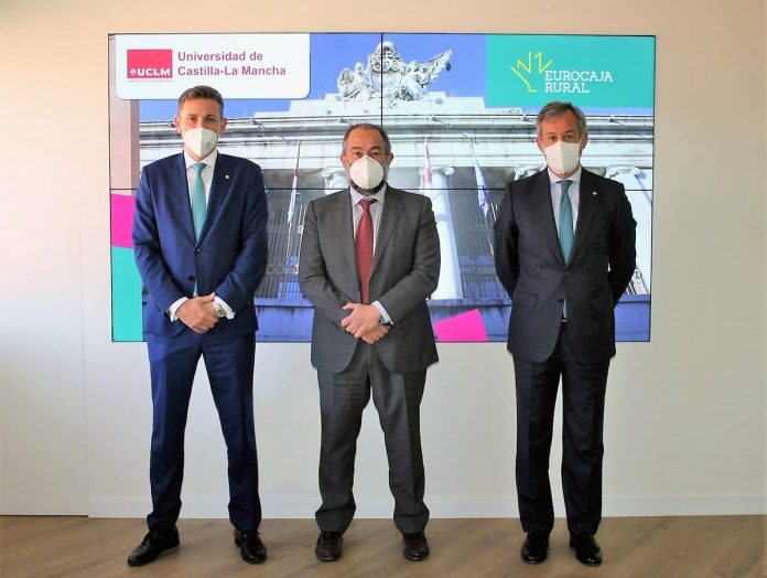 20210319 FOTO VISITA RECTOR UCLM A EUROCAJA RURAL(2)
