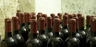 Las ayudas al sector vitivinícola español deberán contribuir a alcanzar los objetivos específicos de la nueva PAC botellas de vino