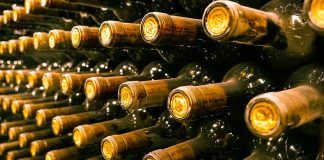 Bruselas propondrá, posiblemente en marzo, medidas para ayudar al sector del vino botellas de vino