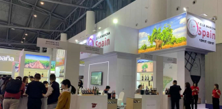DO La Mancha continúa con la promoción exterior de sus vinos en China Feria DO La Mancha