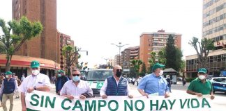 Acusa al consejero de Agricultura de querer mantener al sector “anestesiado”