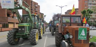 Los tractores toman las calles de Albacete para protestar por la situación del sector agrario