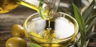 El precio en origen del aceite de oliva virgen extra se acerca a los niveles de 2022: por debajo de 4 euros/kilo AOVE