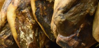 Visto bueno a las nuevas extensiones de norma del cerdo ibérico y del aceite de orujo de oliva