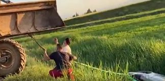 Vídeo. Complicado y accidentado rescate de un tractor a un coche Rescate de tractor a coche