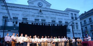 Los agricultores que participaron en la desinfección de las calles de Tomelloso reciben el título de “Vendimiador del Año” Viñadores del Año Tomelloso