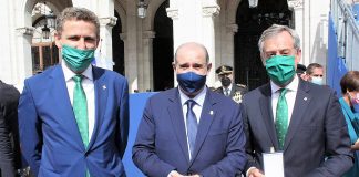 El presidente de Eurocaja Rural recibe la Cruz al Mérito Policial