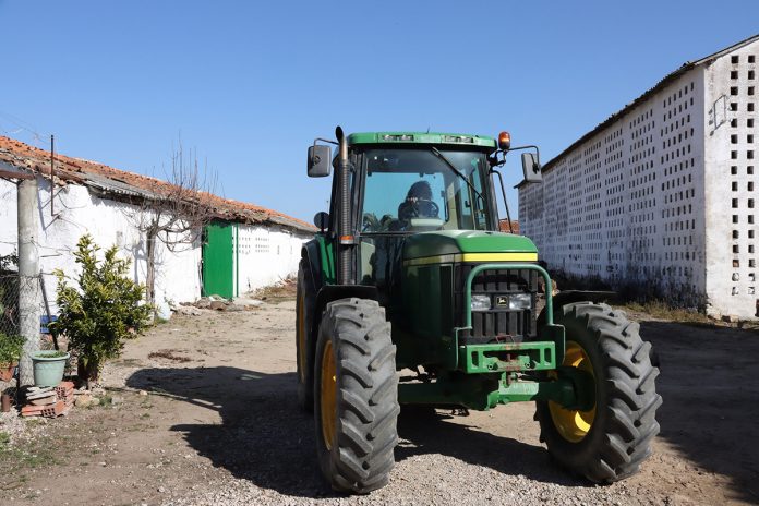 tractor maquinaria agrícola