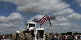 La increíble historia del tractor más grande del mundo: Big Bud 16V-747 Big Bud