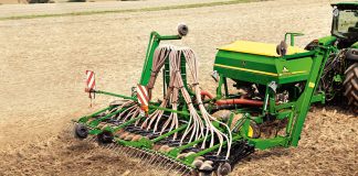 Fabricantes de maquinaria agrícola esperan las ayudas para avivar el mercado sembradora
