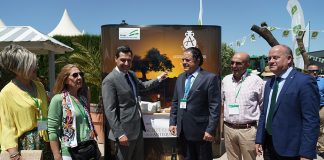 El presidente andaluz pide un acuerdo de administraciones para garantizar el agua al campo