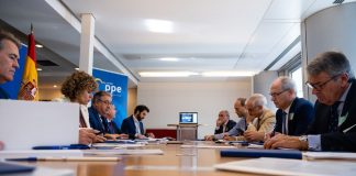 El PP se reúne con representantes de denominaciones de origen de vino españolas