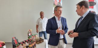 El ministro de Agricultura destaca el potencial de crecimiento de la producción de leguminosas