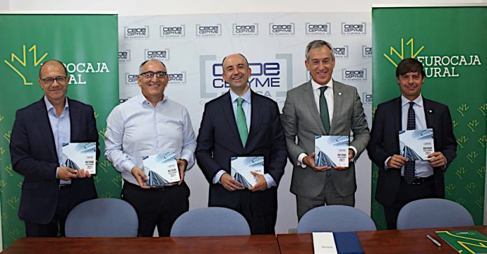 20220718 FOTO FAMILIA PRESENTACIÓN INFORME ECONÓMICO 2021 CUENCA