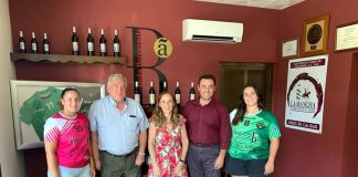 Los AOVEs “Algaraba” ecológicos, de Oleo Vidabol, y Balonmano Bolaños Femenino renuevan su patrocinio para esta temporada