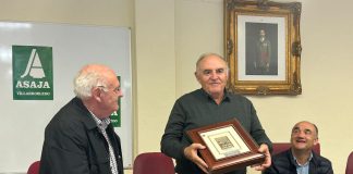 ASAJA Villarrobledo reconoce la trayectoria profesional y personal de José María Fresneda ASAJA Villarrobledo