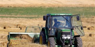 Critica el reparto desigual del anticipo de la PAC en las diversas comunidades autónomas john deere