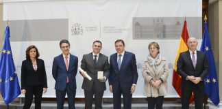 El periodista Jorge Jaramillo condecorado con la ‘Encomienda de la Orden Civil del Mérito Agrario’