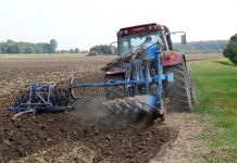 ¿Cuánto han cobrado agricultores y ganaderos de la PAC en 2025? tractor