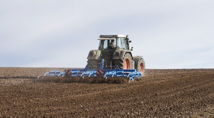 Los módulos de Hacienda para agricultores y ganaderos mantendrán el límite de los 250.000 euros tractor