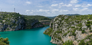 El Gobierno aprueba los Planes Hidrológicos que marcarán la gestión del agua en España hasta 2027 embalse