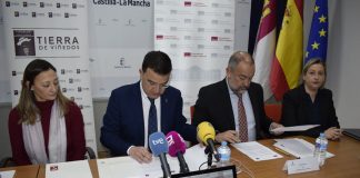 Universidad de Castilla-La Mancha (UCLM) y Gobierno regional colaborarán en materia de regadíos y vitivinícola