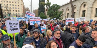 Regantes y políticos de Levante y Andalucía protestan en Madrid por la reducción del trasvase del Tajo al Segura Manifestación regantes