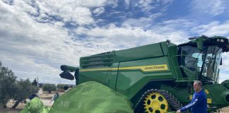 Llega a España la primera cosechadora John Deere de alto rendimiento