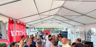 En imágenes. Intensa actividad de Banco Santander en Fercam, que se celebra en Manzanares (Ciudad Real) Santander