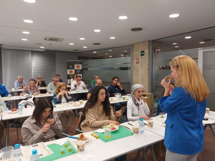 "Iniciación al análisis sensorial de aceite de oliva virgen"