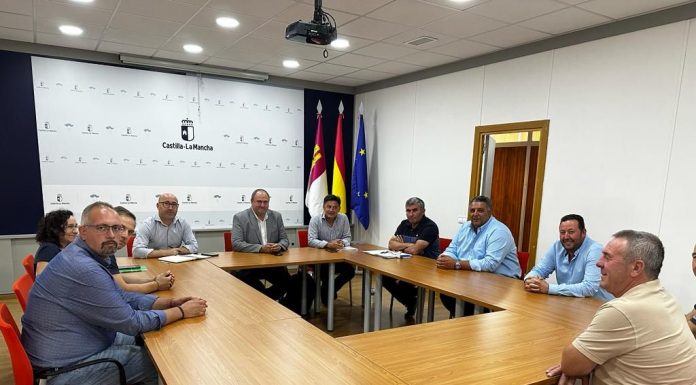 Ganaderos de ovino y caprino lanzan un SOS al consejero de Agricultura de Castilla-La Mancha Ganaderos de la Unión de Pequeños Agricultores y Ganaderos (UPA) de Castilla-La Mancha