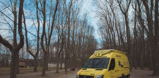 Nuevo accidente mortal en el campo ambulancia