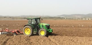 Más de 1.600 agricultores y ganaderos se benefician del Plan Renove 2025 tractor