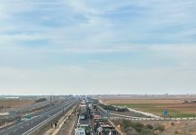 Agricultores extremeños recomiendan a los turistas rutas alternativas para llegar a La Vera TRACTORADA