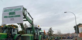 Una tractorada colapsa Ciudad Real para protestar por la situación del campo TRACTORADA