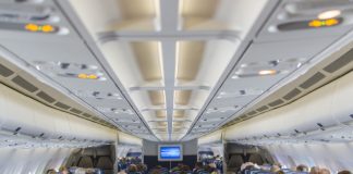 ¿Cómo evitar el frío en un avión? avión