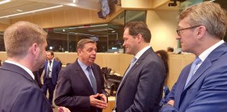 España pide a Europa que las fotos geotiquetadas de la PAC sean voluntarias Luis Planas