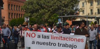 Agricultores y apicultores de Guadalajara se manifiestan contra límites de uso de maquinaria agrícola en verano Agricultores y apicultores de Guadalajara se manifiestan