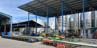 Otra gran cooperativa manchega comienza la vendimia de variedades blancas ampliación de la embotelladora