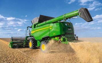 Las estimaciones de la cosecha de cereales siguen cayendo cosechadoras de sacudidores