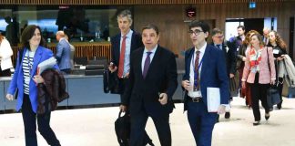 España defenderá una PAC 2027 que garantice la estabilidad de ingresos con su política de rentas Luis Planas