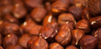 Critica el papel de las lonjas en los precios de los frutos secos frutos secos