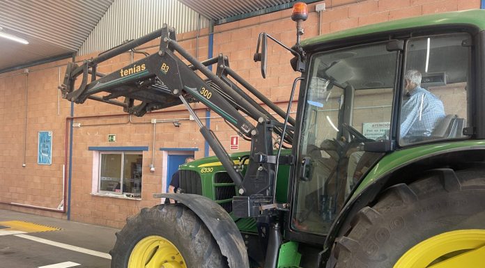 Solicita la modificación del actual manual de las ITV´s para la revisión de los vehículos agrícolas ITV a los tractores