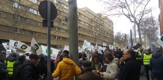 Cientos de agricultores y ganaderos reclaman mejoras en los seguros agrarios frente a ENESA Concentración